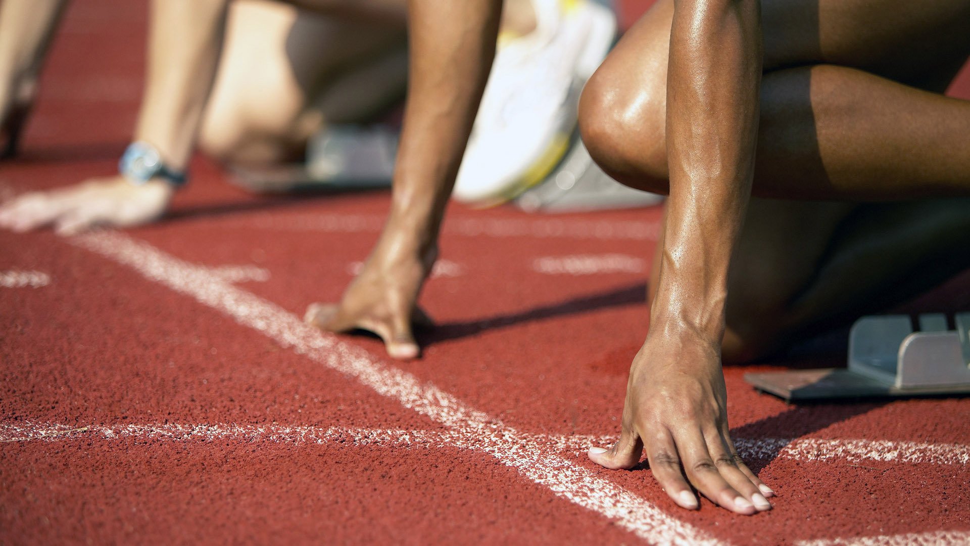 九游娱乐APP-竞技场内外，乔治发威主导快船逆转，太阳夜败，乔治快船打什么位置